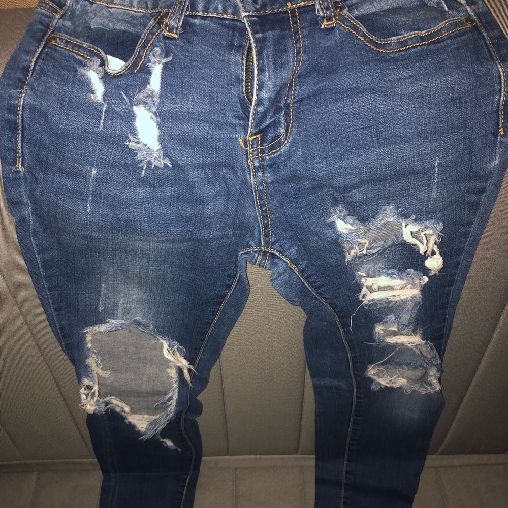 Dark Wash Distressed Jeans!!